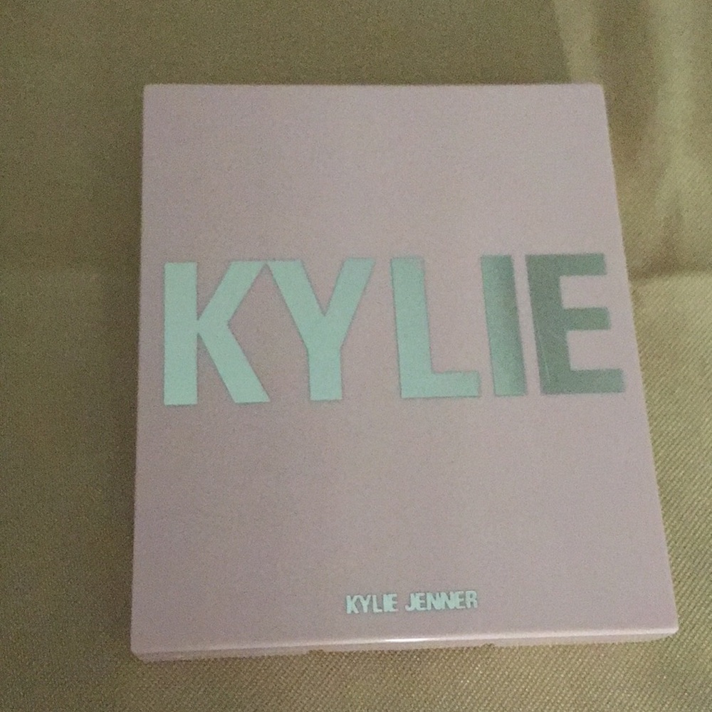 Kylie Jenner blush